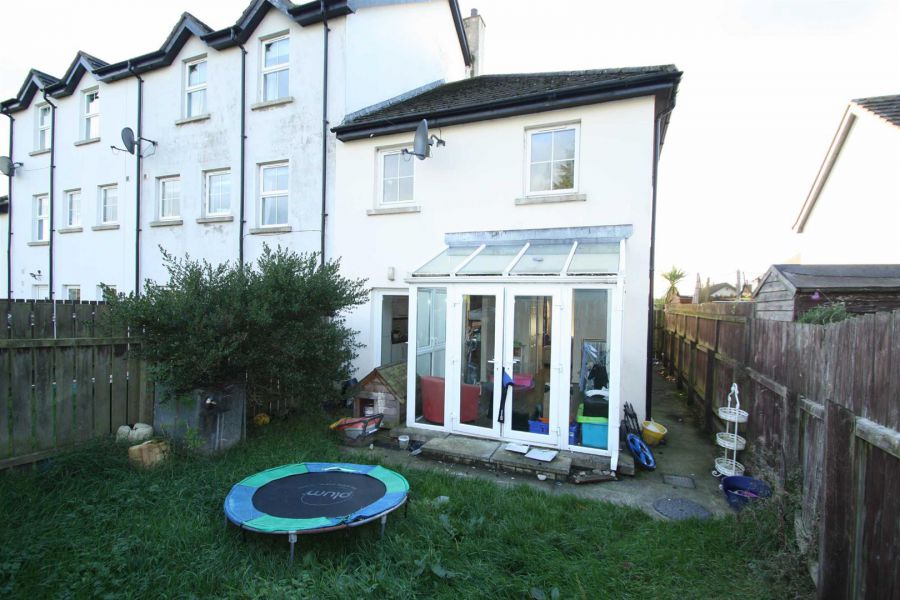 12 Drum Manor