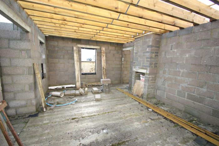 Partially Constructed, 7 Dree Hill