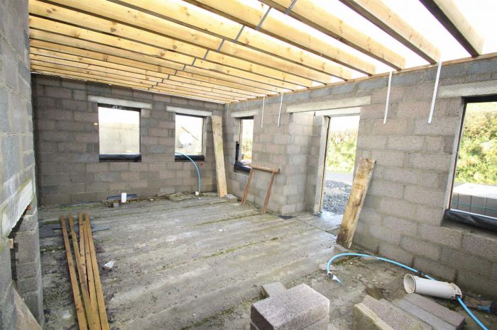 Partially Constructed, 7 Dree Hill