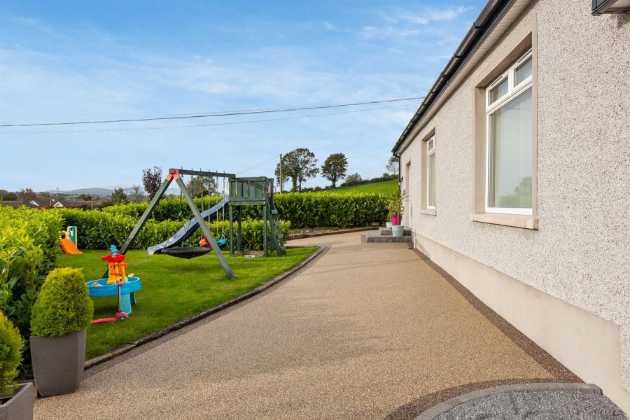 7 Glassdrumman Road