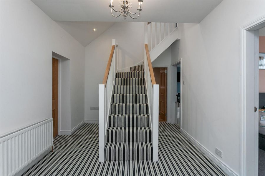 7 Glassdrumman Road