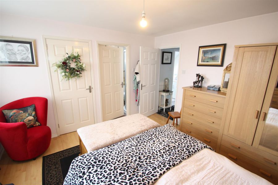 12 Hawthorn Hill