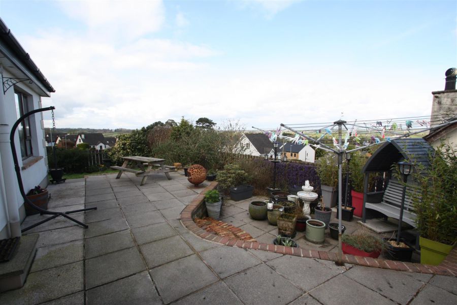 12 Hawthorn Hill