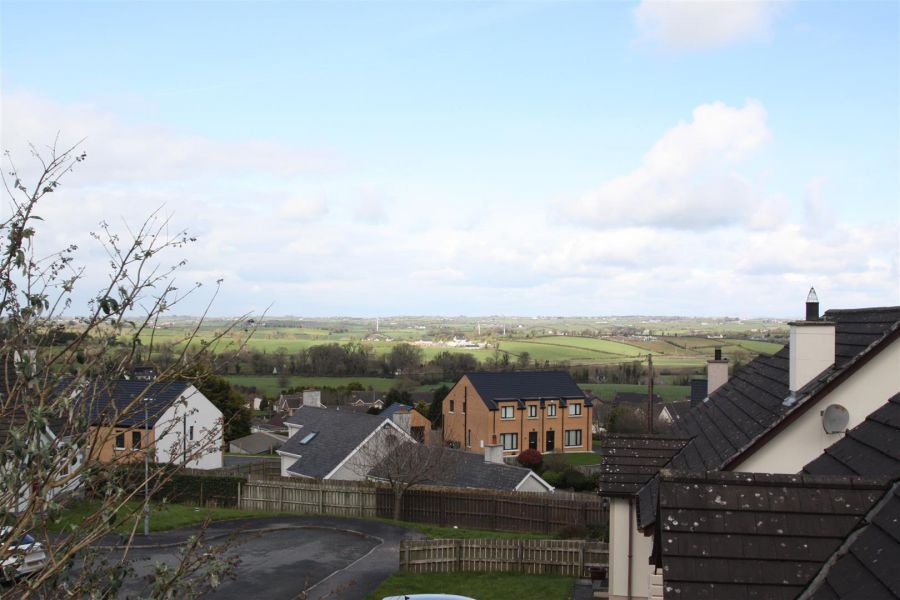 12 Hawthorn Hill