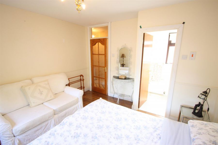 6 Seaforde Road