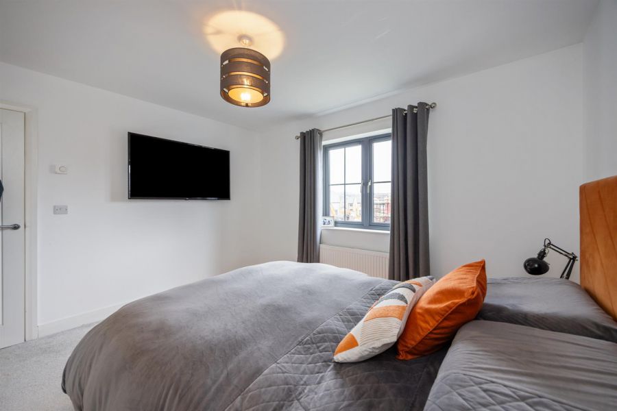 20 Edengrove Park North