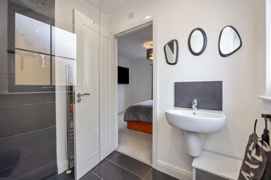 20 Edengrove Park North