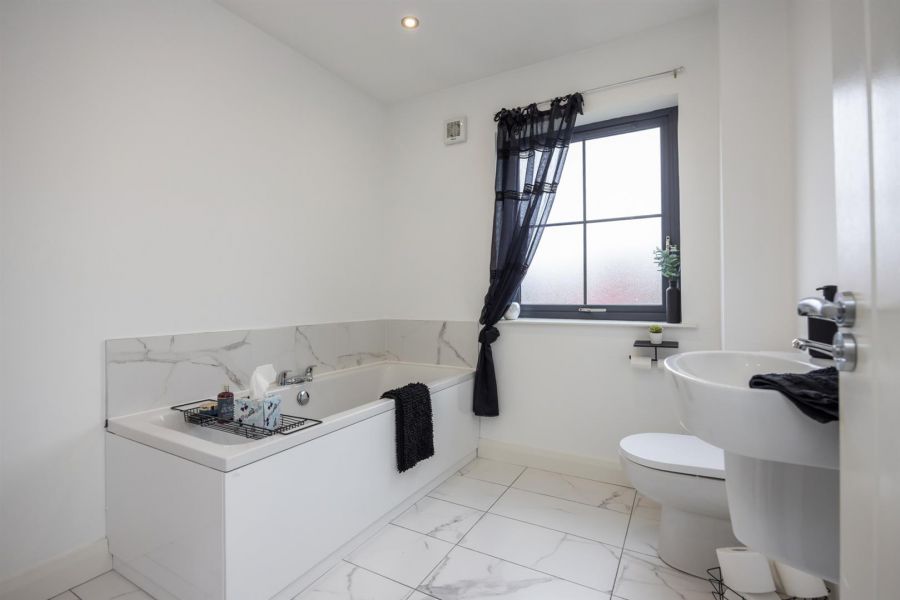 20 Edengrove Park North