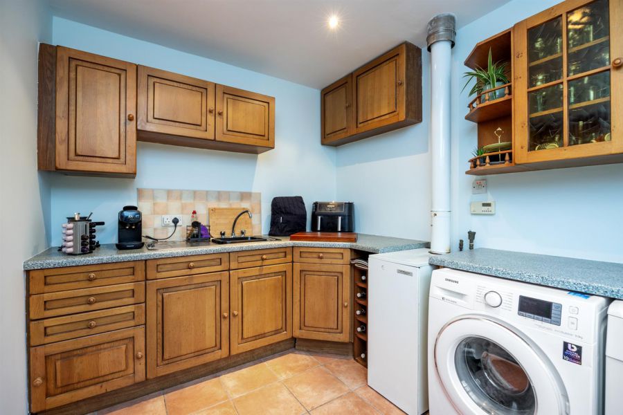144 Thornyhill Road