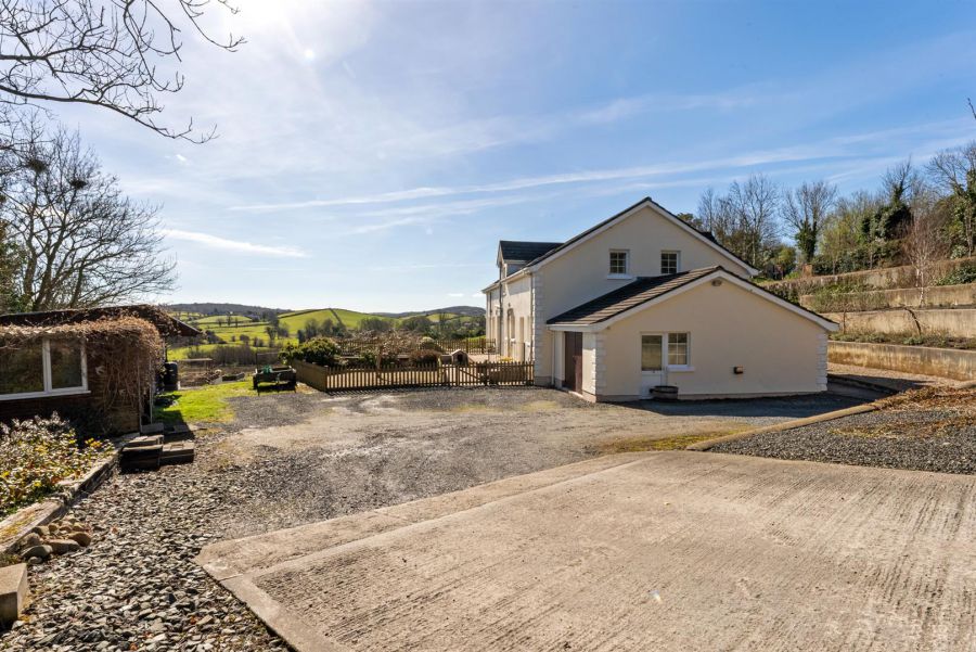 39 Cherryhill Road