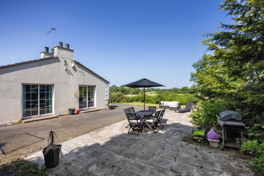 75 Crossgar Road