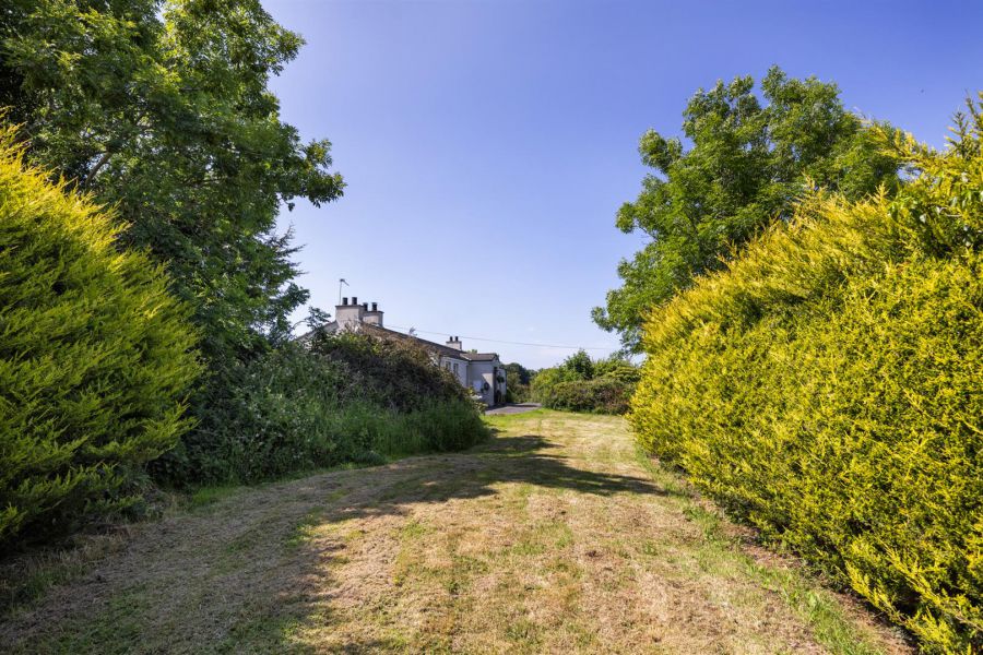 75 Crossgar Road