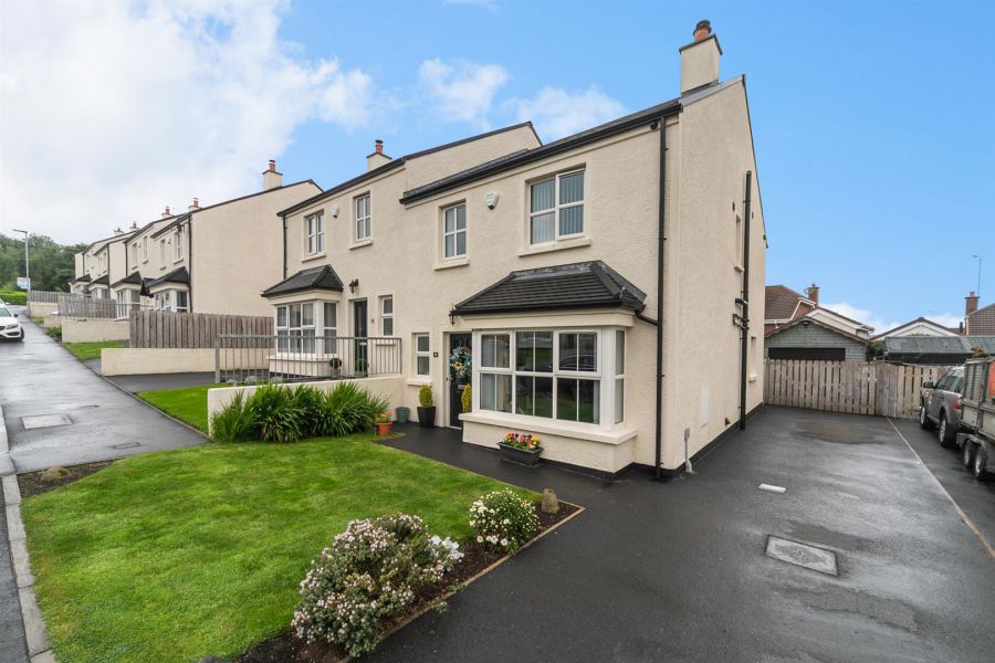 18 Weavers Way