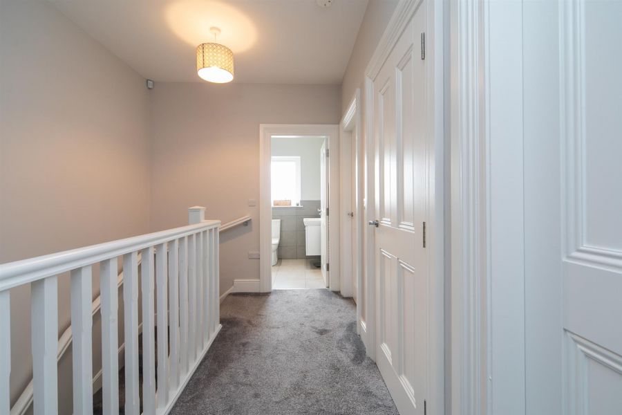 39 Fairfields Manor