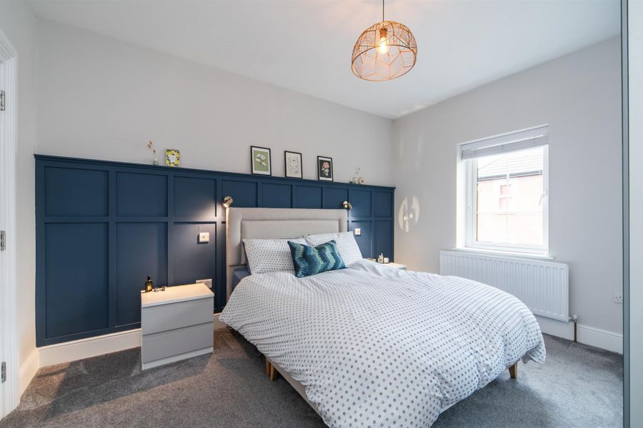 39 Fairfields Manor