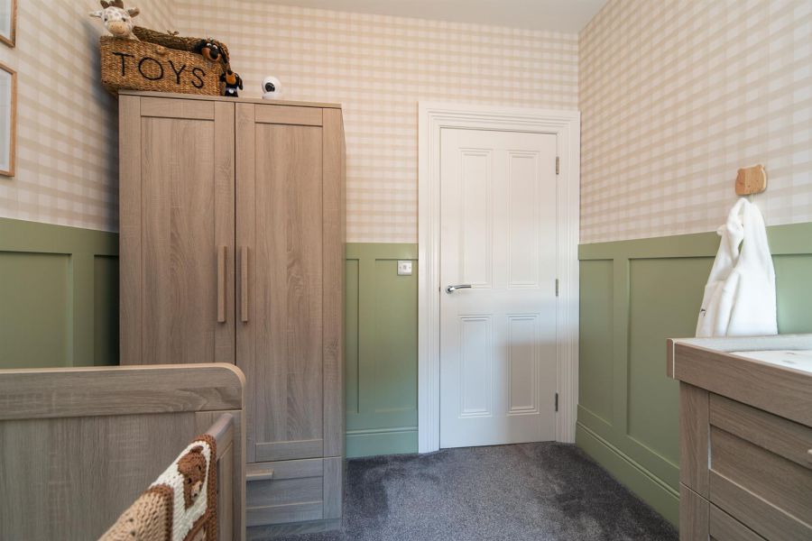 39 Fairfields Manor