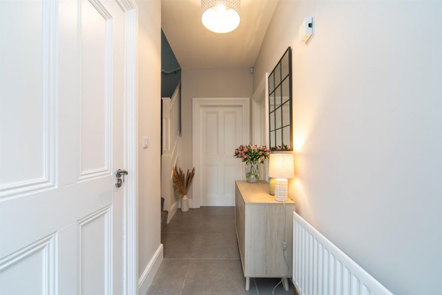 39 Fairfields Manor