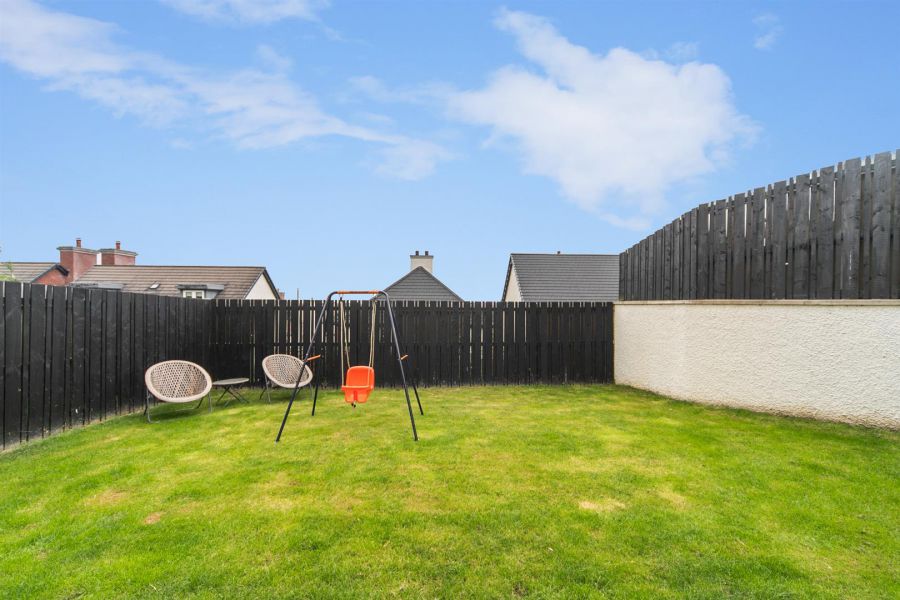 39 Fairfields Manor