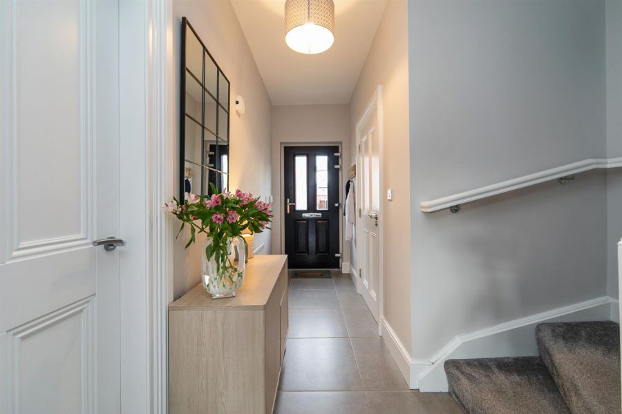 39 Fairfields Manor