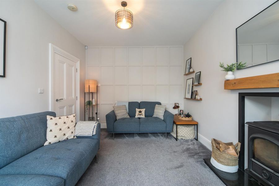 39 Fairfields Manor