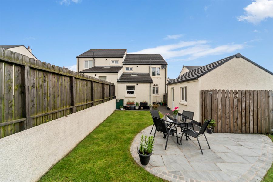 21 Weavers Way