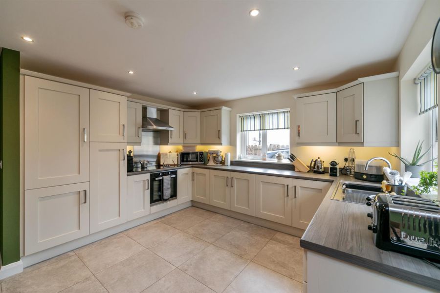 21 Weavers Way