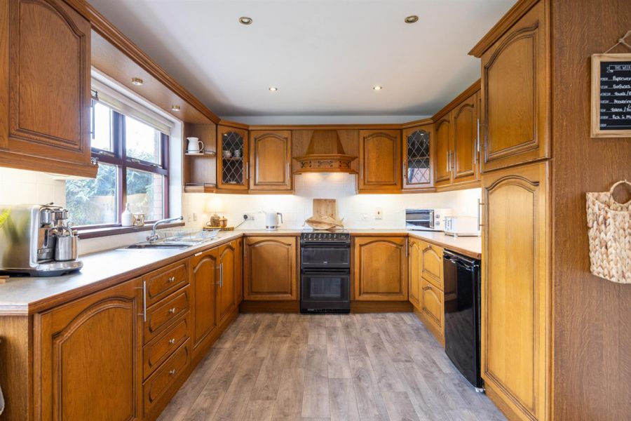 9 Edengrove Park