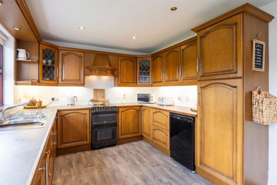 9 Edengrove Park