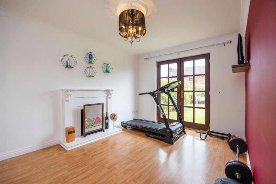 9 Edengrove Park
