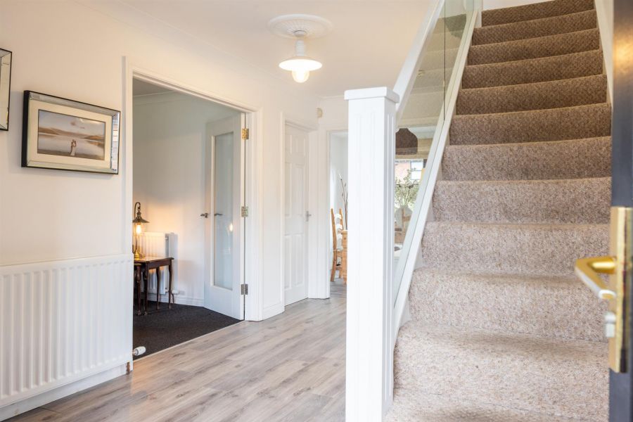 9 Edengrove Park