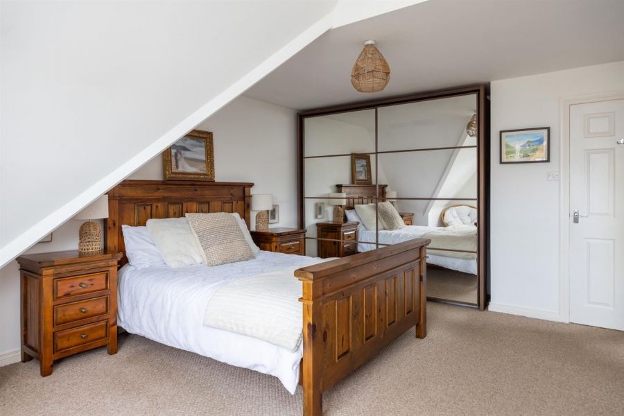 9 Edengrove Park