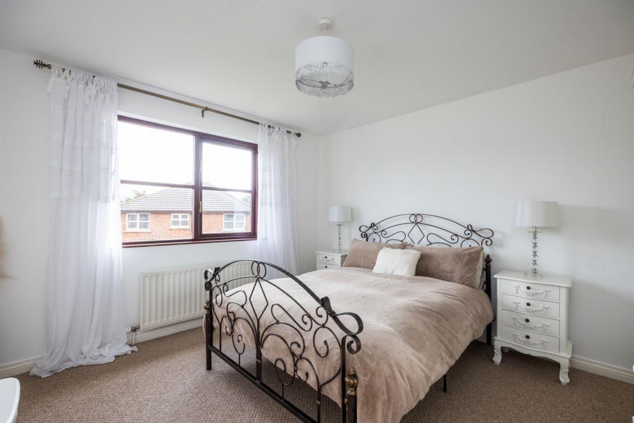 9 Edengrove Park
