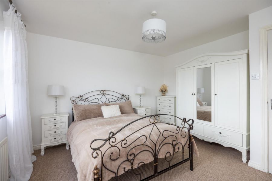9 Edengrove Park