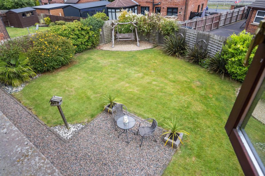 9 Edengrove Park