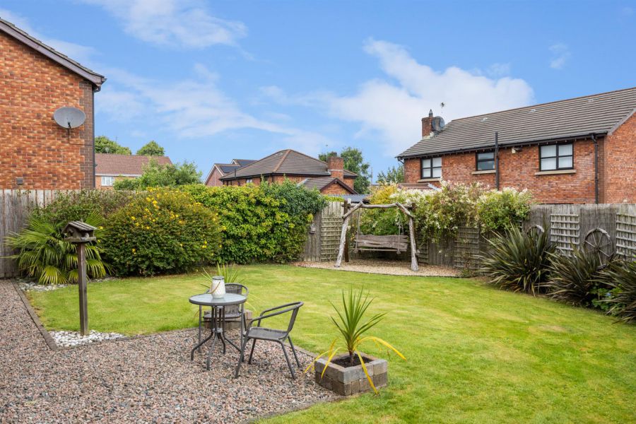 9 Edengrove Park