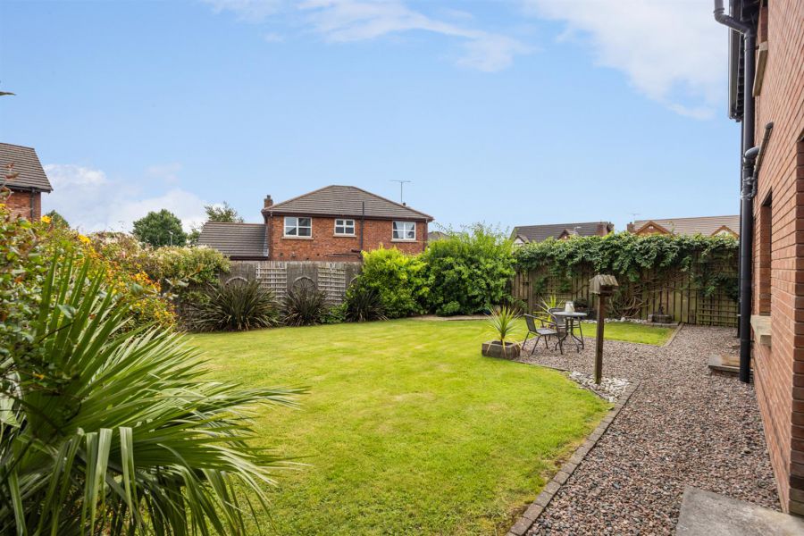 9 Edengrove Park