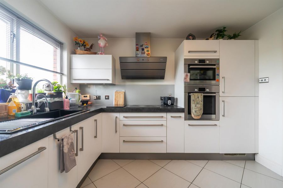 17 Burn Brae Mews