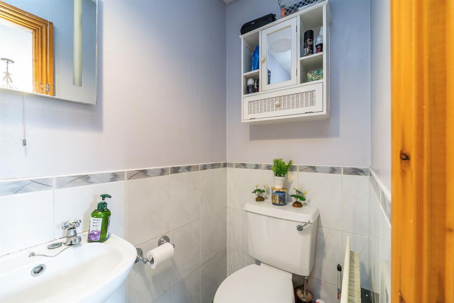 17 Burn Brae Mews