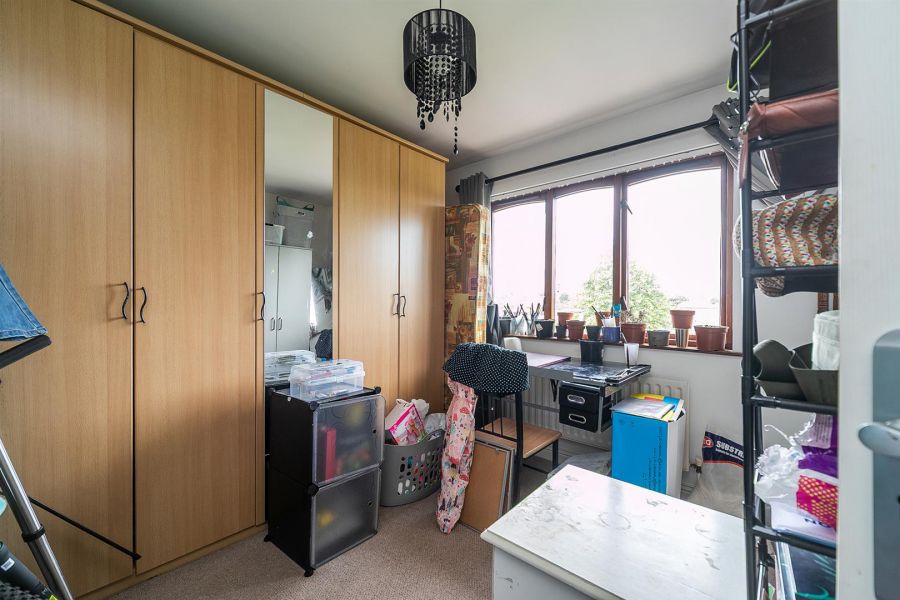 17 Burn Brae Mews