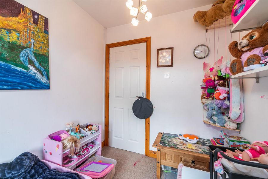 17 Burn Brae Mews