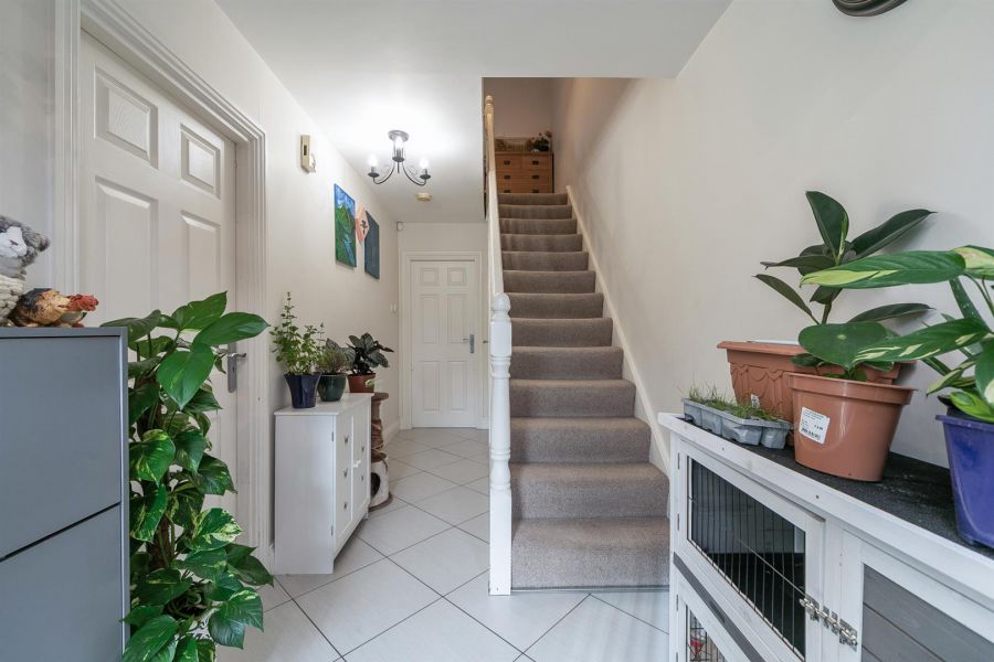 17 Burn Brae Mews