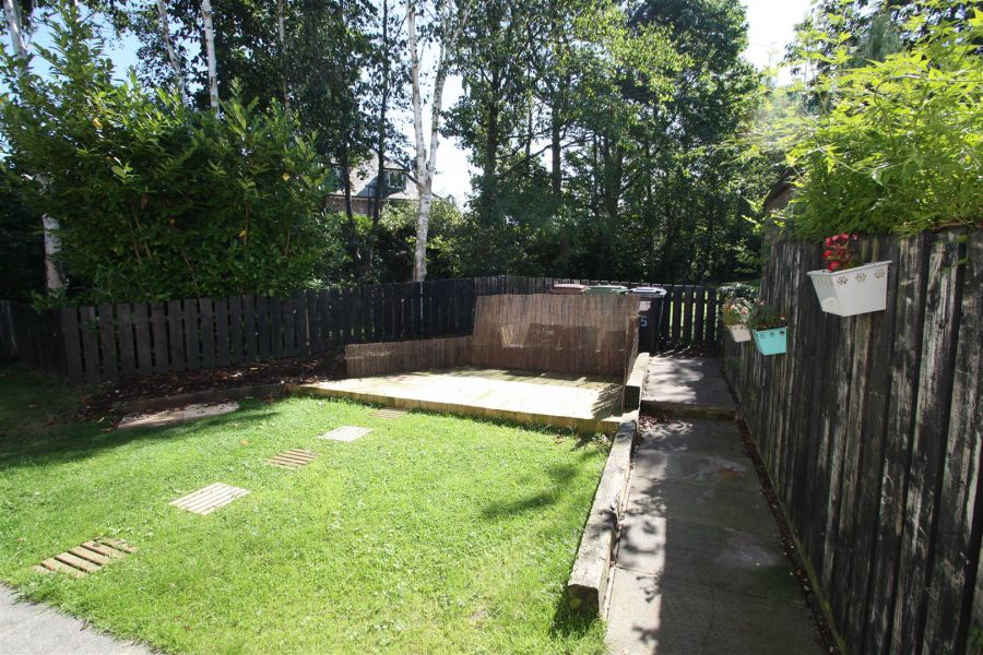 15 Crombeg Court