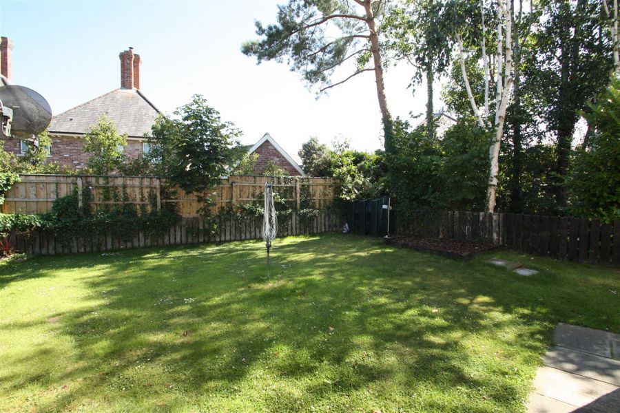 15 Crombeg Court