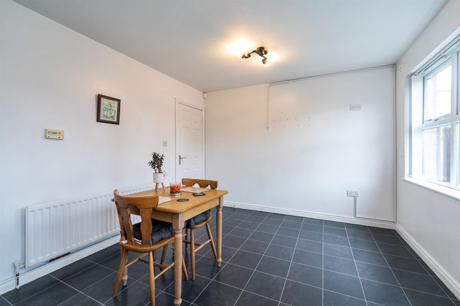 120 Monree Hill