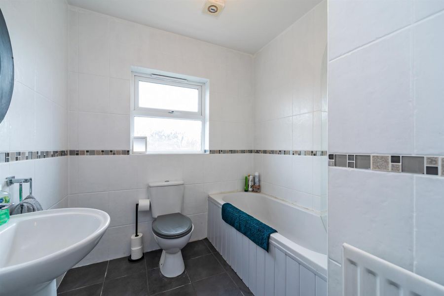 120 Monree Hill