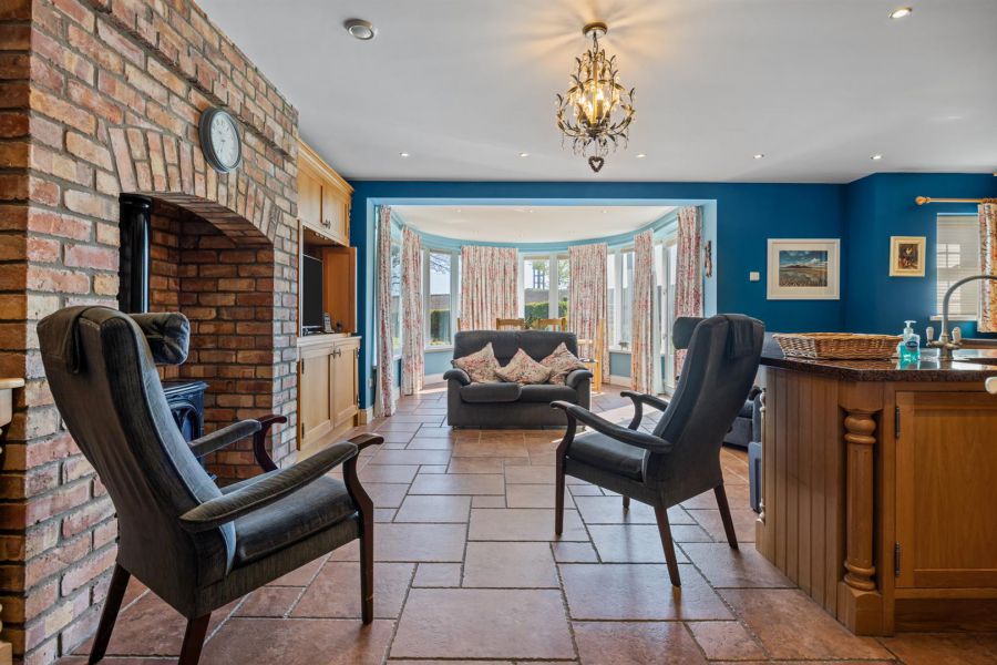 Tullyhubbert House, 80 Hillsborough Road, Tower Lane