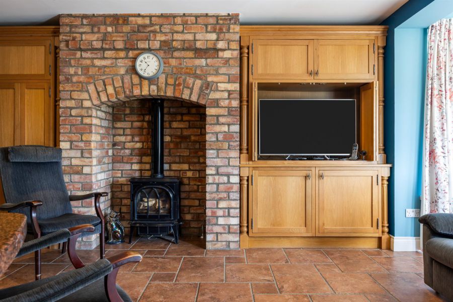 Tullyhubbert House, 80 Hillsborough Road, Tower Lane