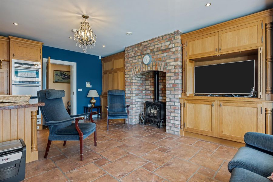 Tullyhubbert House, 80 Hillsborough Road, Tower Lane