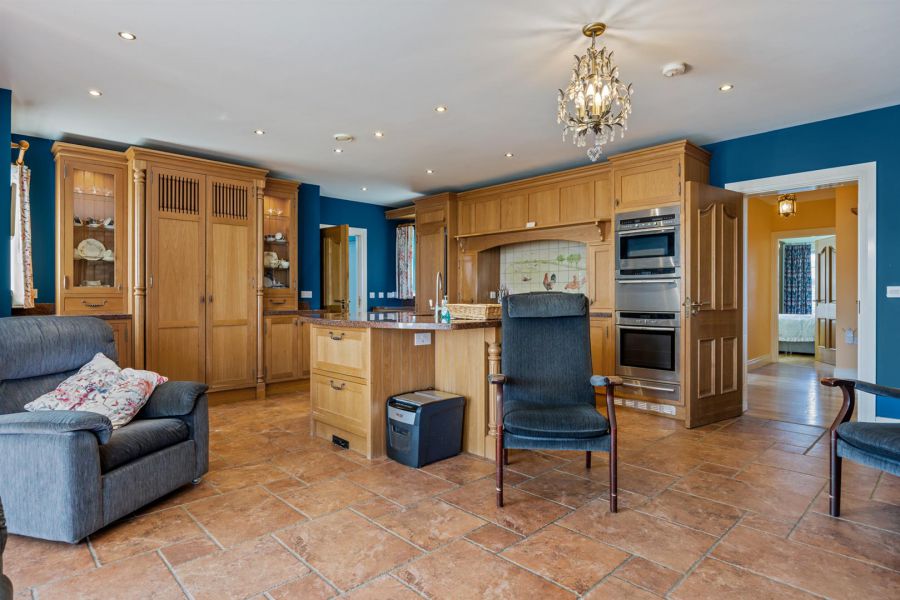 Tullyhubbert House, 80 Hillsborough Road, Tower Lane