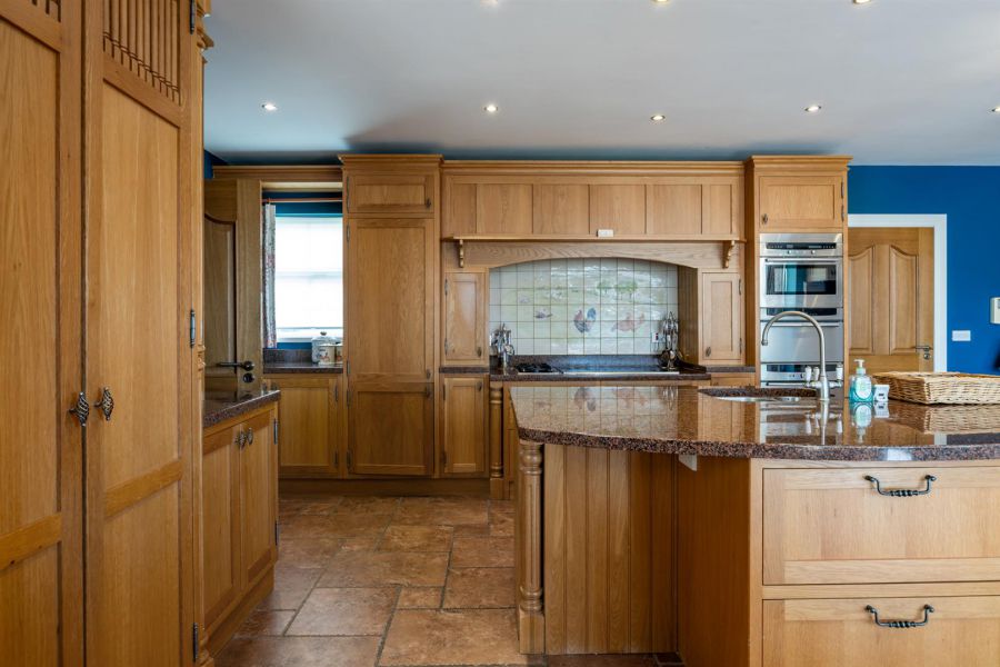 Tullyhubbert House, 80 Hillsborough Road, Tower Lane